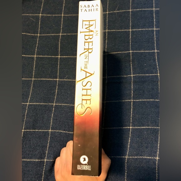 An Ember in the Ashes OG Cover by Sabaa Tahoe Paperback - Picture 3 of 3